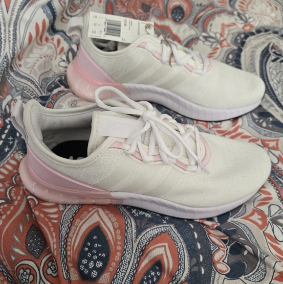 8.5 Adidas Women's White, Pink And Lavender Sneakers.NWT. Few Little Dark Spots - Picture 1 of 16
